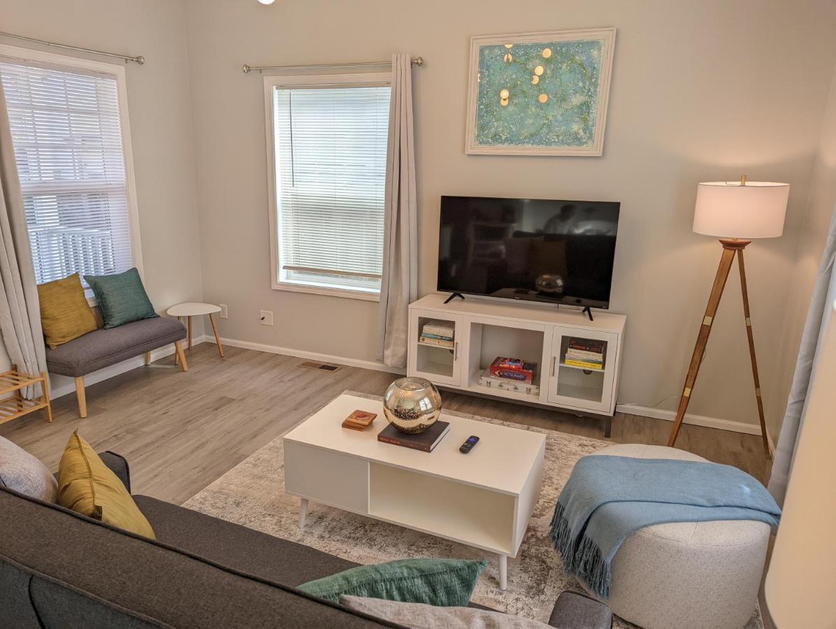 Contemporary 2-Bedroom Close To Downtown, Dining Eugene Buitenkant foto