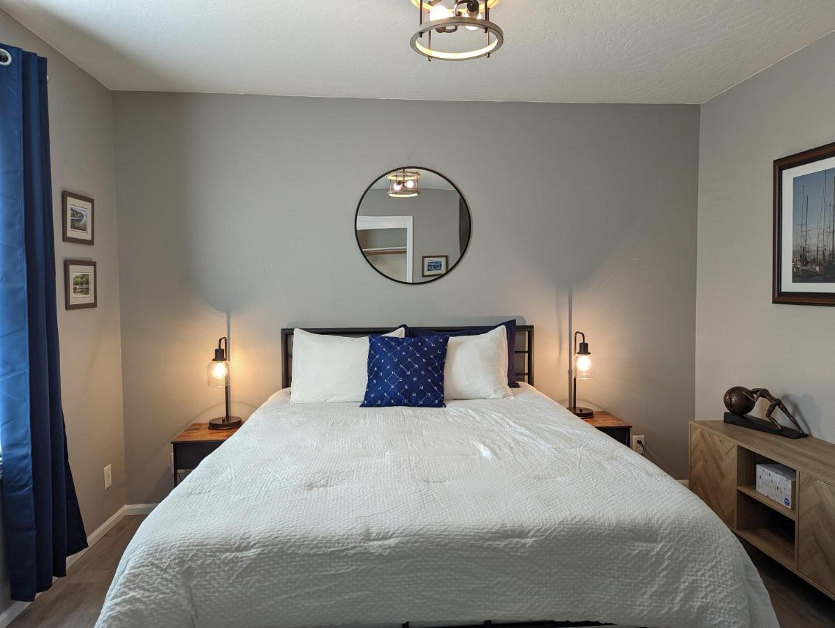 Contemporary 2-Bedroom Close To Downtown, Dining Eugene Buitenkant foto